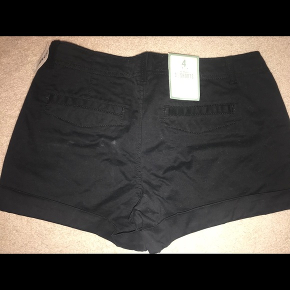 Old Navy Size 4 Women’s Shorts - Picture 2 of 2